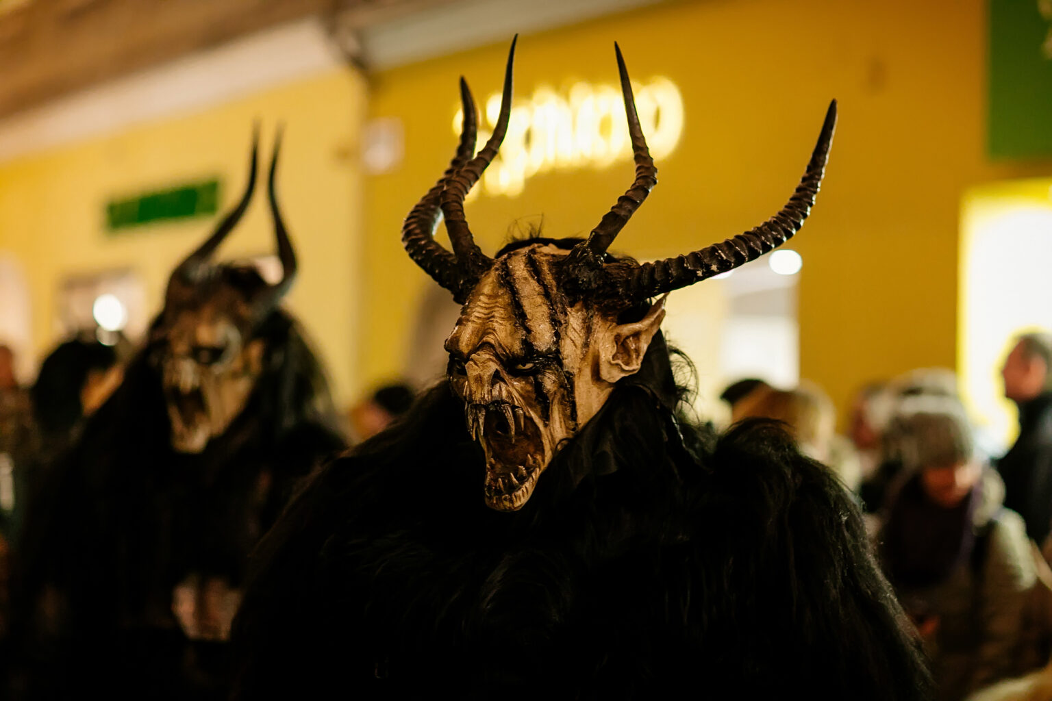 the-krampus-run-krampuslauf-in-salzburg-visitbavaria-authentic